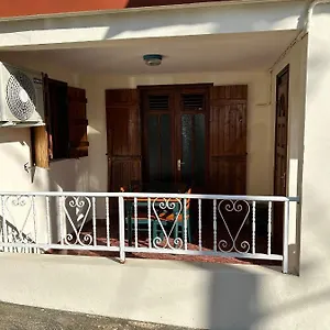 https://appartement-du-bord-de-mer.comcaribbean.com